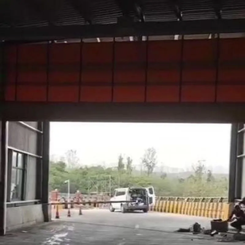 Strap-type flexible fast stacking door